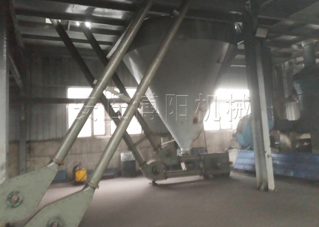 山東管鏈式粉體生產廠家、硫磺管鏈輸送機現(xiàn)場
