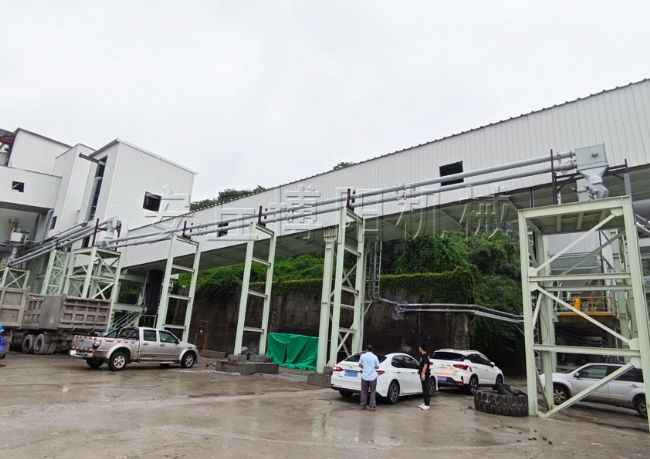 純堿管鏈輸送機(jī)現(xiàn)場、山東管鏈?zhǔn)教嵘O(shè)備廠家